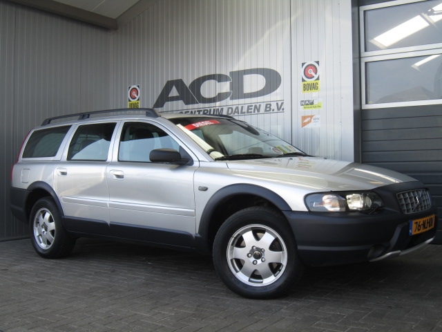 <p>
	Volvo XC70</p>
