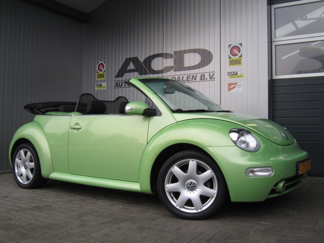 <p>
	beetle cabrio groen</p>
